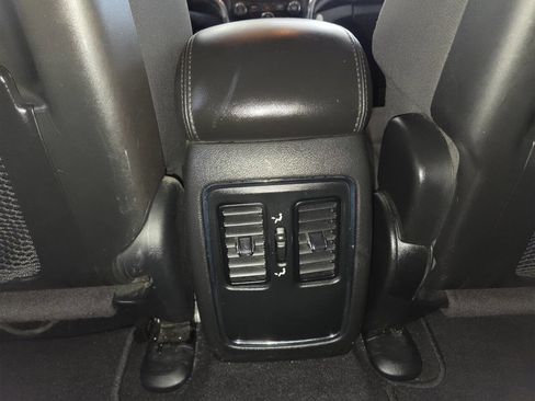 Used 2021 Jeep Grand Cherokee Laredo AWD/4WD image 22