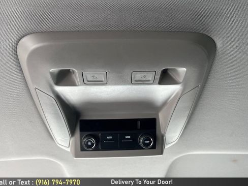 Used 2017 Chevrolet Suburban LS w/ Enhanced Driver Alert Package RWD image 18