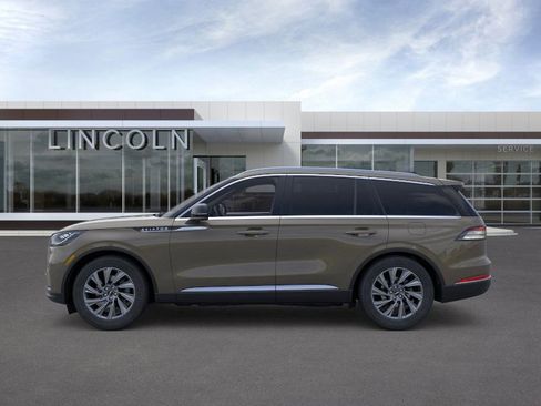 New 2026 Lincoln Aviator 2WD image 3