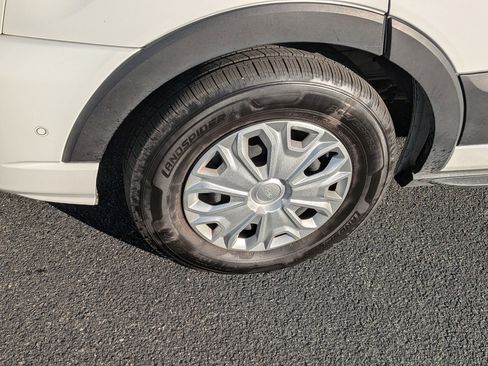 Used 2022 Ford Transit 350 XLT image 12