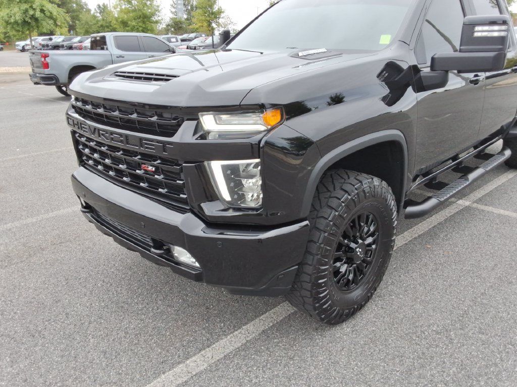 Used 2021 Chevrolet Silverado 2500 LT w/ Midnight Edition AWD/4WD image 9