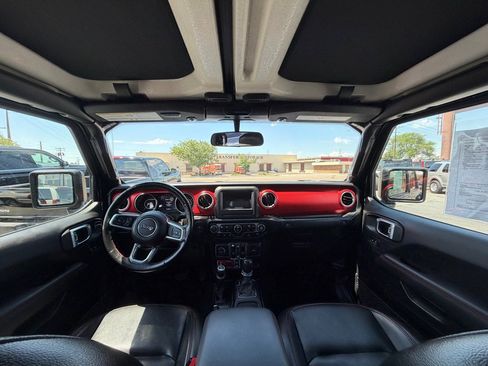Used 2021 Jeep Gladiator Rubicon w/ Cold Weather Group AWD/4WD image 11