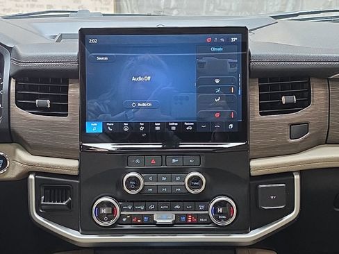 Used 2024 Ford Expedition Max Limited image 22