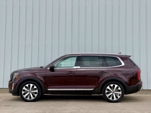 Used 2021 Kia Telluride EX w/ EX Premium Package AWD/4WD image 3
