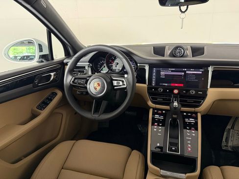 New 2025 Porsche Macan image 19