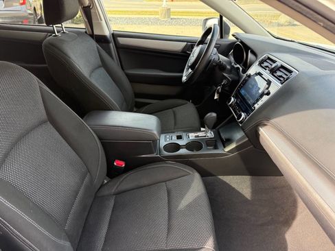 Used 2018 Subaru Outback 2.5i Premium image 25