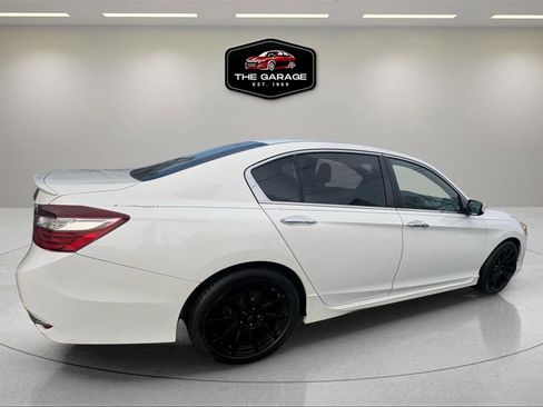 Used 2017 Honda Accord Sport Special Edition image 9