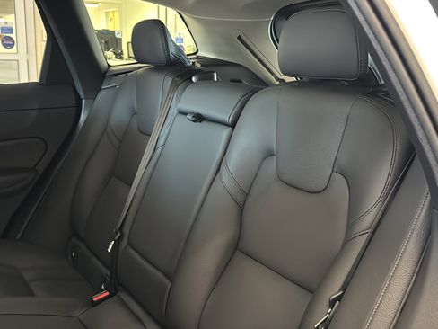Used 2025 Volvo XC60 B5 Plus AWD/4WD image 26
