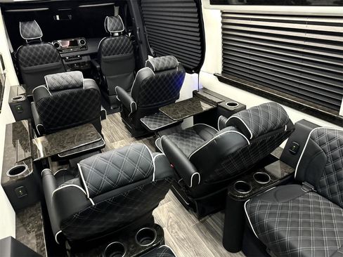 Used 2024 Mercedes-Benz Sprinter 3500 image 33