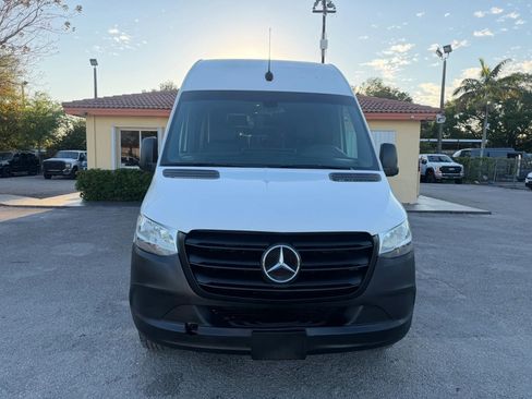 Used 2020 Mercedes-Benz Sprinter 2500 image 11