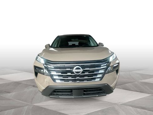 Used 2025 Nissan Rogue SV AWD/4WD image 3