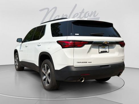 Used 2023 Chevrolet Traverse LT w/ LT Premium Package AWD/4WD image 5