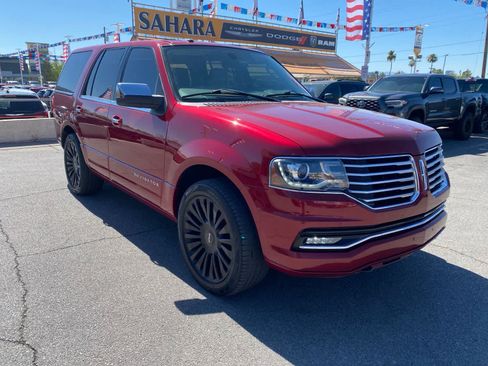 Used 2015 Lincoln Navigator 2WD image 3