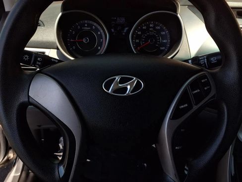 Used 2013 Hyundai Elantra GLS FWD image 16