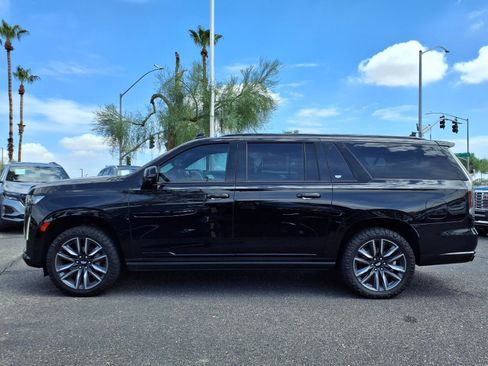 Used 2021 Cadillac Escalade ESV Sport w/ Driver Assist Tech Package AWD/4WD image 9