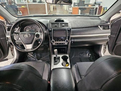 Used 2014 Toyota Camry SE FWD image 9