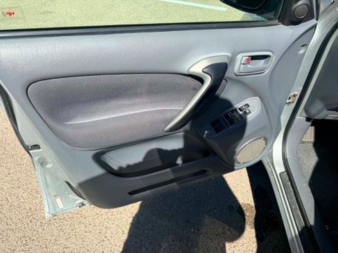 Used 2001 Toyota RAV4 4WD image 10