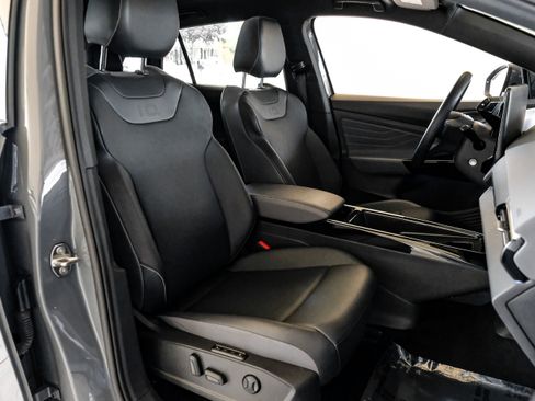 Used 2023 Volkswagen ID.4 Pro S image 36