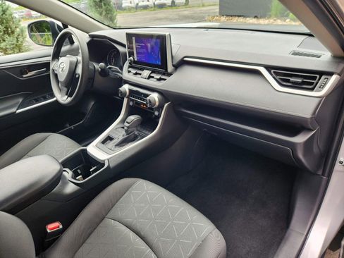 Used 2024 Toyota RAV4 XLE image 12