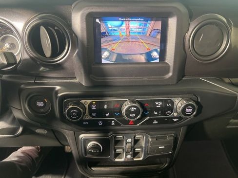 Certified 2020 Jeep Gladiator Sport image 19