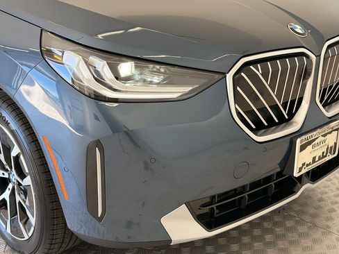 New 2026 BMW X3 xDrive30 w/ Premium Package AWD/4WD image 11