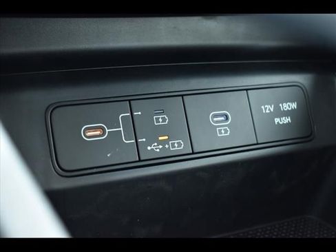 Certified 2025 Hyundai Santa Cruz SE FWD image 6