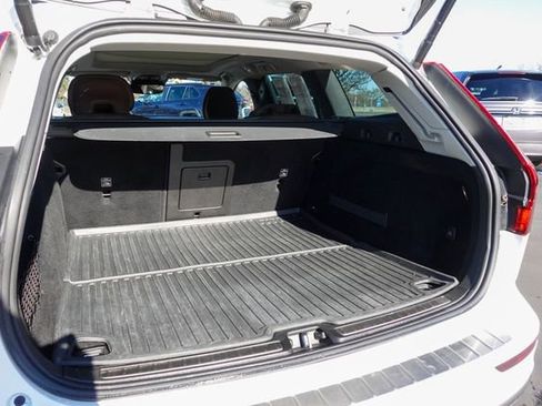 Used 2020 Volvo V60 T5 Momentum w/ Protection Package Premier image 25