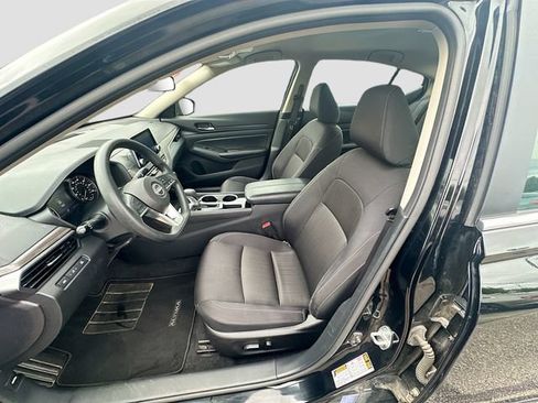 Used 2024 Nissan Altima 2.5 SV FWD image 20