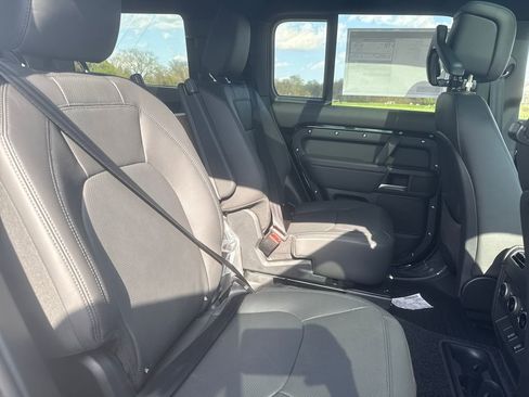 New 2026 Land Rover Defender 130 X-Dynamic SE AWD/4WD image 17