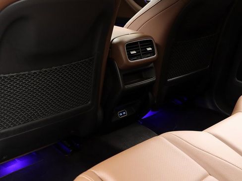 Used 2024 Mercedes-Benz GLE 350 4MATIC w/ Driver Assistance Package image 14