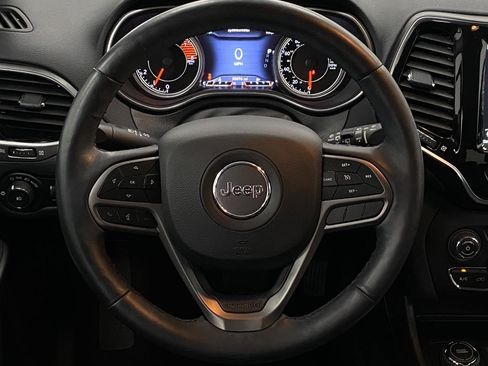 Used 2019 Jeep Cherokee Limited w/ Luxury Group AWD/4WD image 15