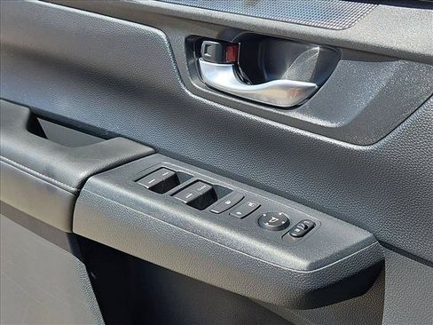 Used 2025 Honda CR-V LX image 12