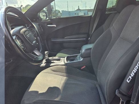 Used 2016 Dodge Charger R/T RWD image 9