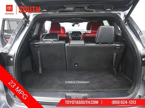 Used 2021 Toyota Highlander XSE AWD/4WD image 32