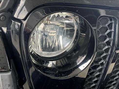 Used 2021 Jeep Gladiator Sport AWD/4WD image 24