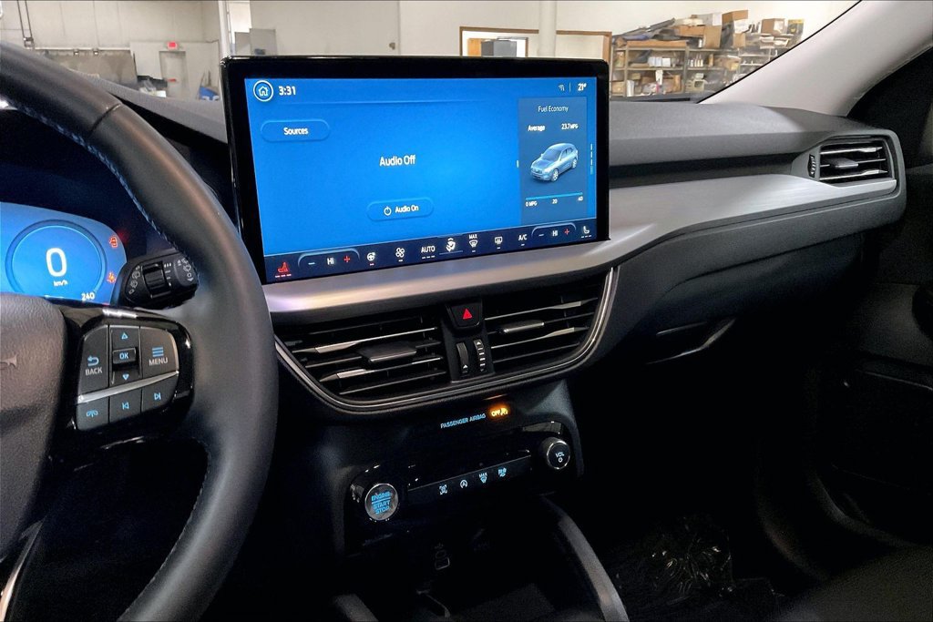 Certified 2025 Ford Escape Platinum AWD/4WD image 6