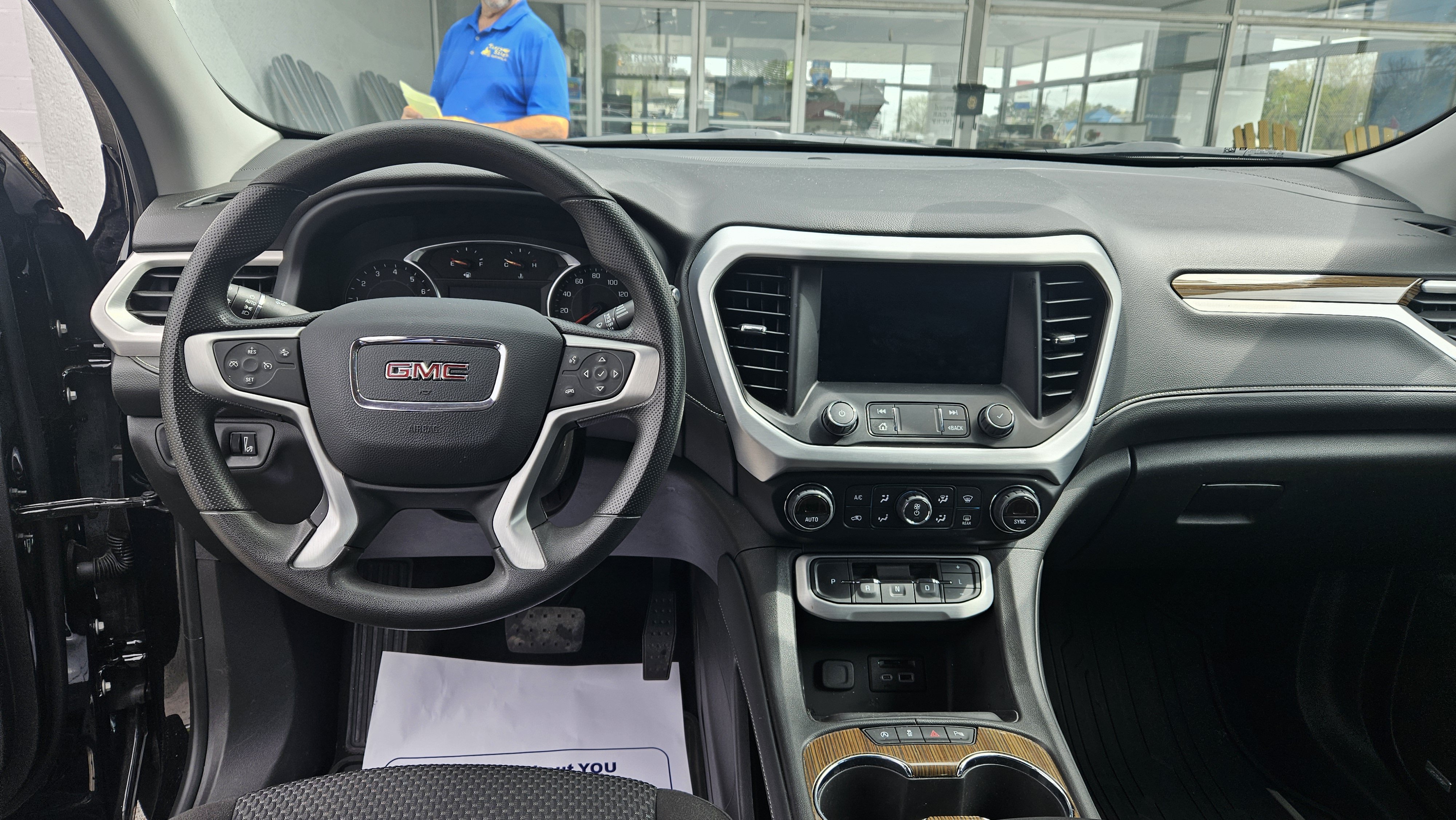 Used 2023 GMC Acadia SLE w/ Driver Convenience Package FWD image 12