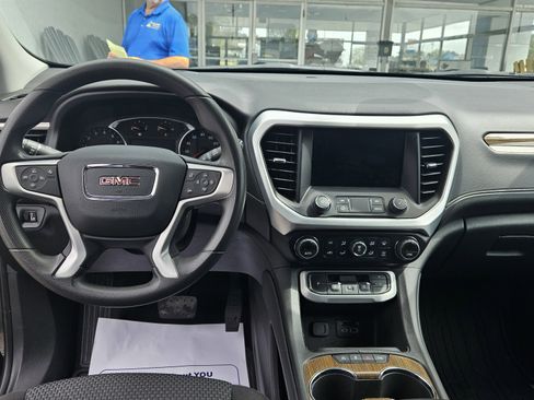 Used 2023 GMC Acadia SLE w/ Driver Convenience Package FWD image 12