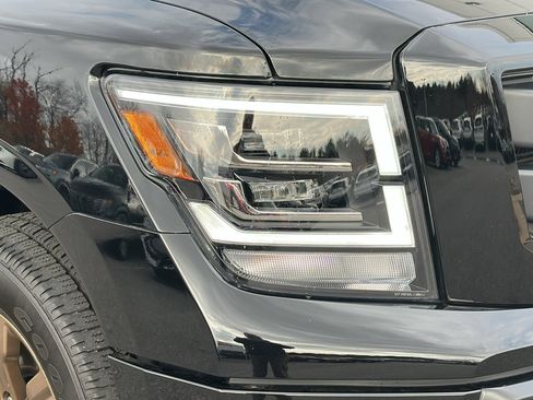 Certified 2024 Nissan Titan SV w/ SV Bronze Edition Package image 4