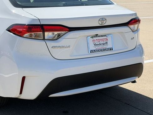 Certified 2021 Toyota Corolla LE w/ Carpet Mat Package (TMS) FWD image 6
