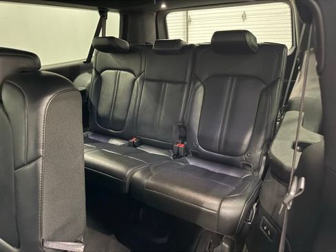 Used 2024 Jeep Wagoneer L Series II w/ Flexible Seating Group AWD/4WD image 34