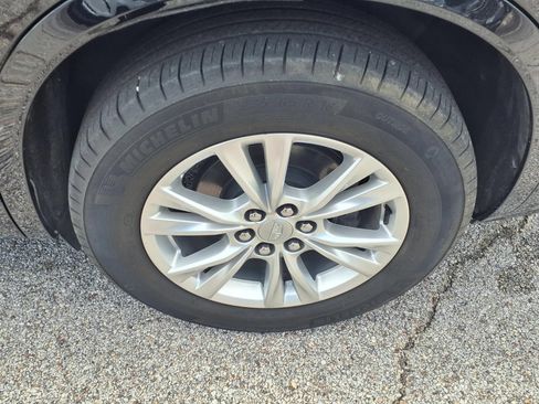 Used 2024 Cadillac XT6 Luxury FWD image 25