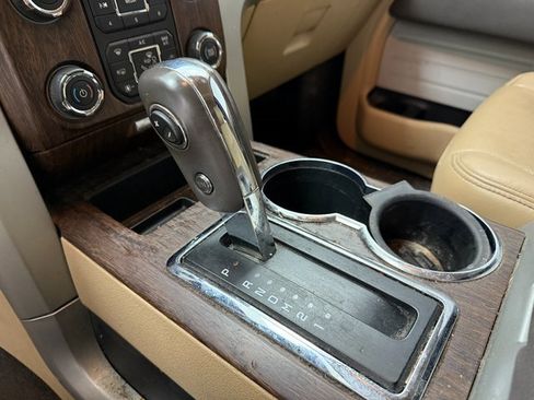 Used 2014 Ford F150 Lariat w/ Lariat Chrome Package image 16