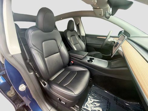 Used 2023 Tesla Model Y Long Range AWD/4WD image 32