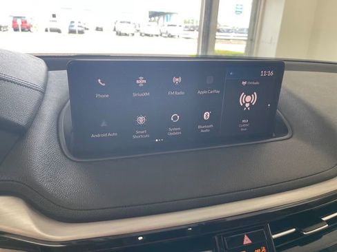 Used 2023 Acura MDX SH-AWD image 11