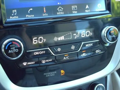 Used 2015 Nissan Murano Platinum w/ Platinum Technology Package AWD/4WD image 28