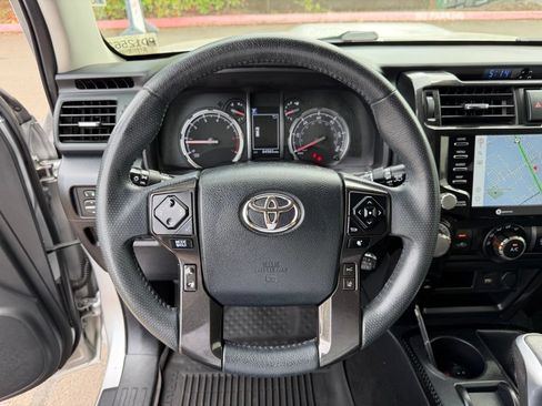 Used 2021 Toyota 4Runner TRD Off-Road Premium w/ Moonroof Package AWD/4WD image 18