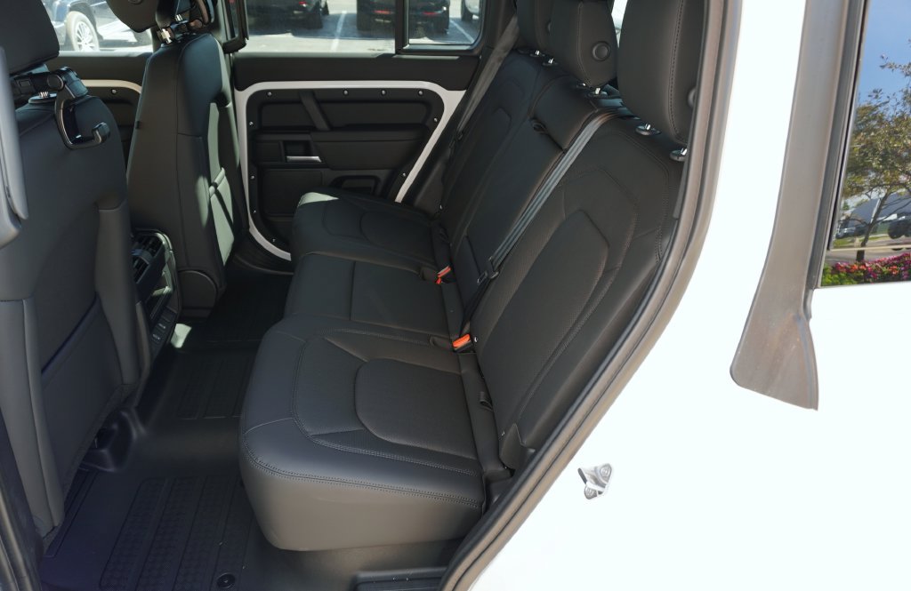 New 2026 Land Rover Defender 110 S AWD/4WD image 28