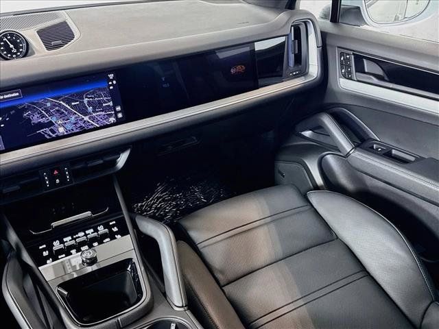 Certified 2026 Porsche Cayenne Coupe AWD/4WD image 20