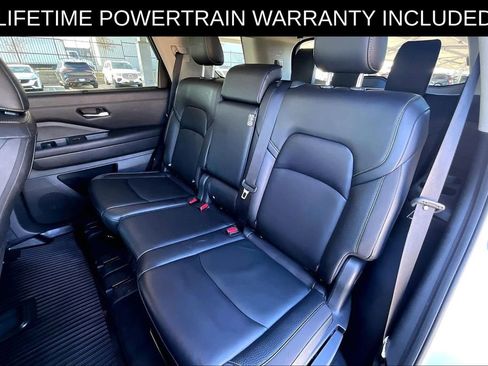 Used 2023 Nissan Pathfinder SL image 33